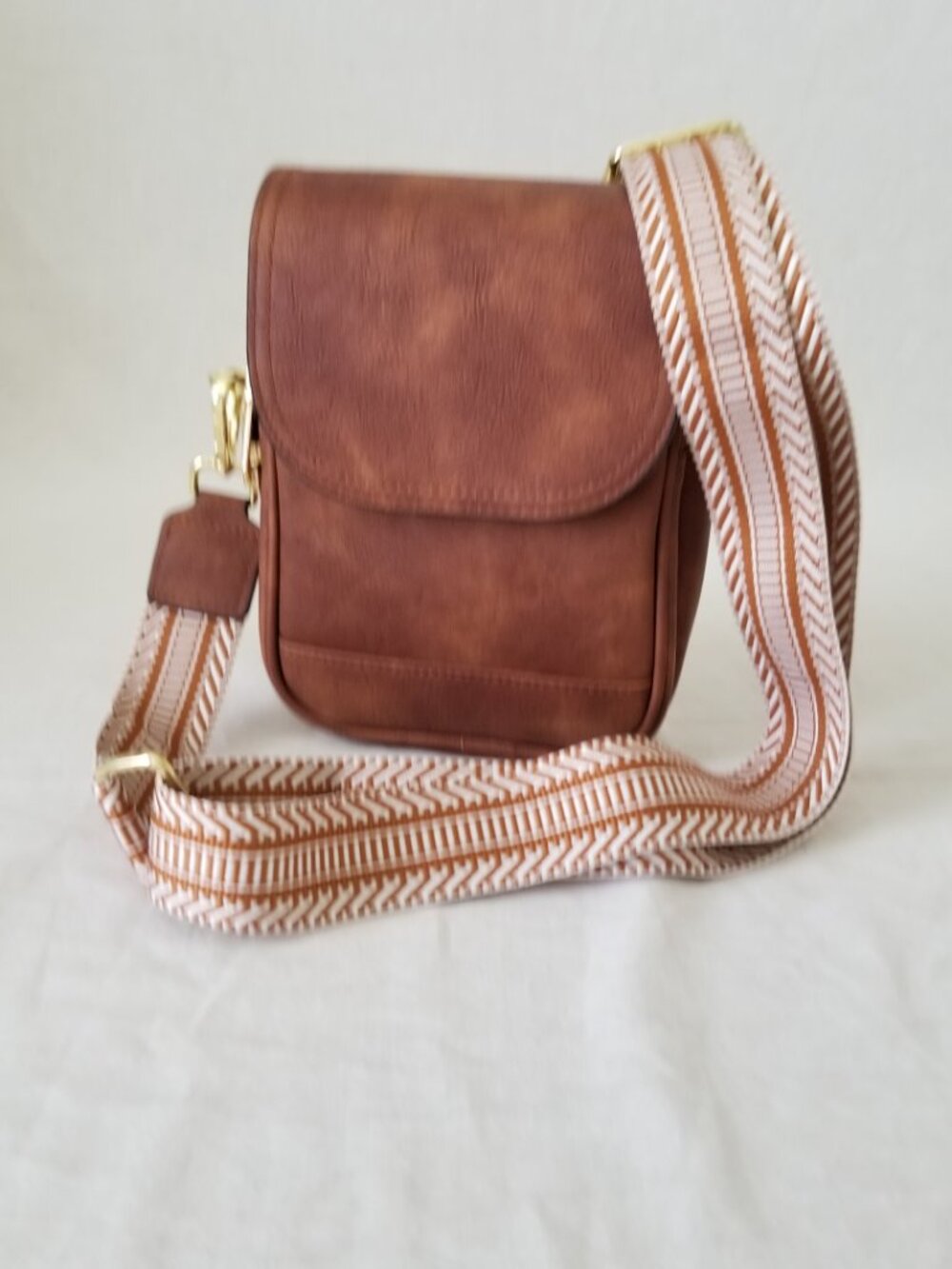 NWOT! Brown Faux Leather Shoulder Crossbody Bag Purse w/Detachable Woven Strap